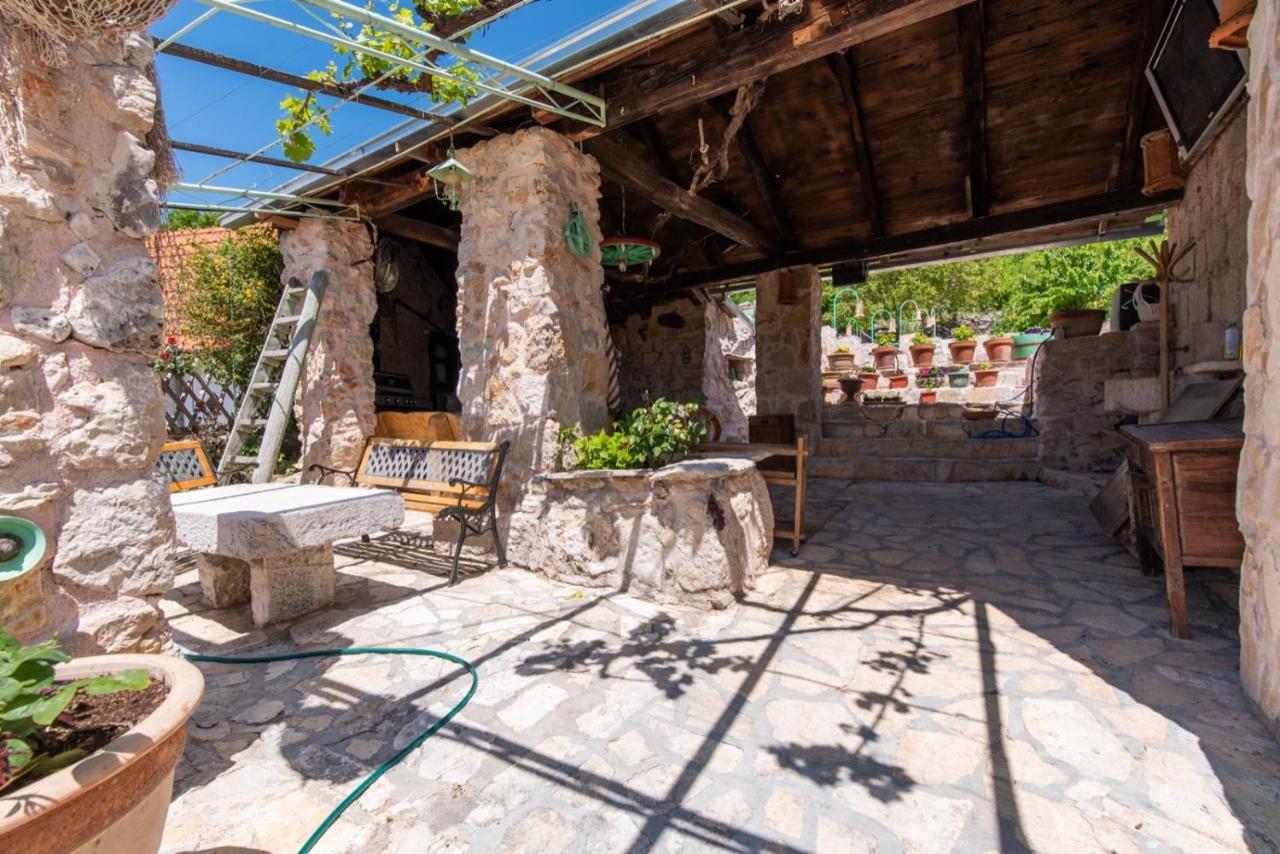 Villa Pristinus Krstatice Exteriör bild