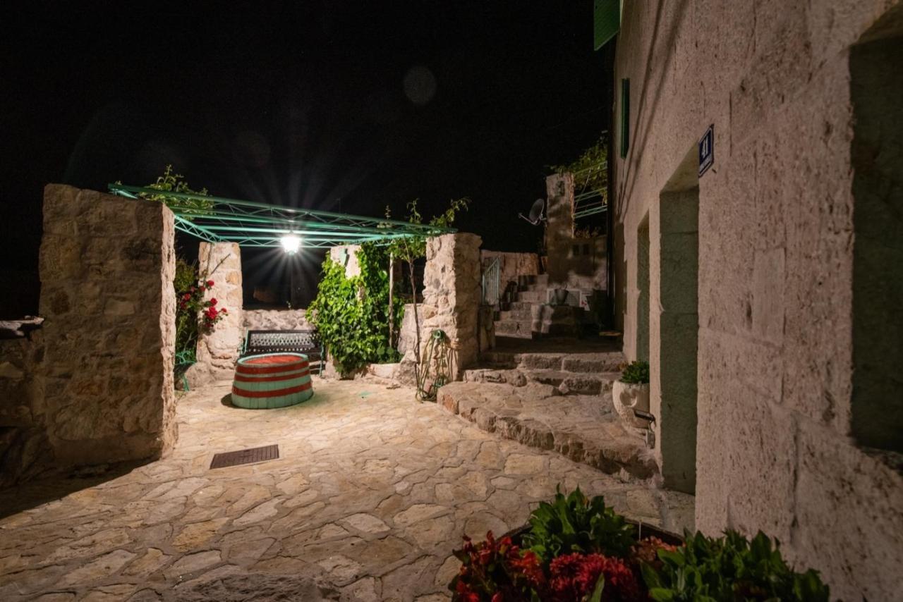 Villa Pristinus Krstatice Exteriör bild