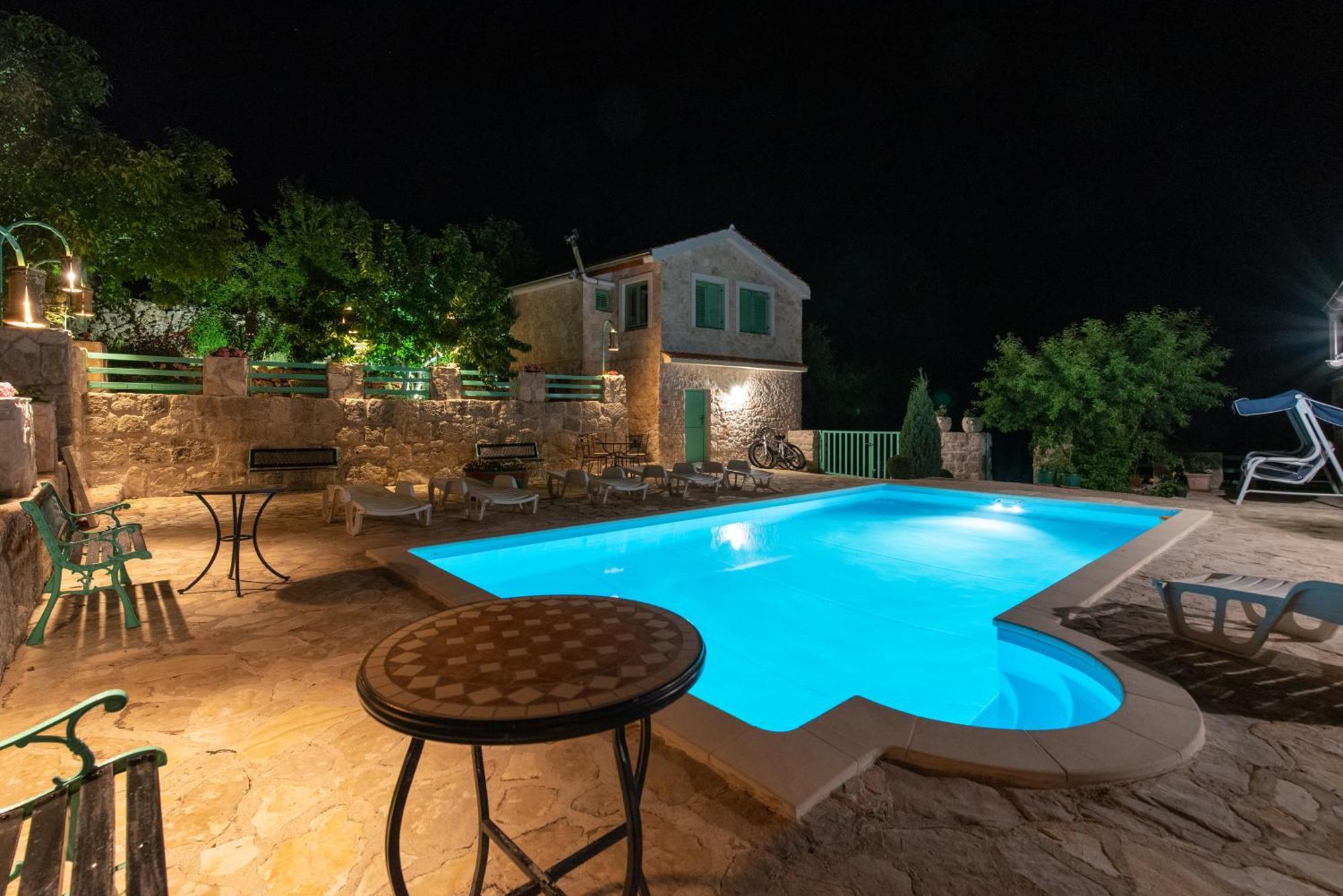 Villa Pristinus Krstatice Exteriör bild