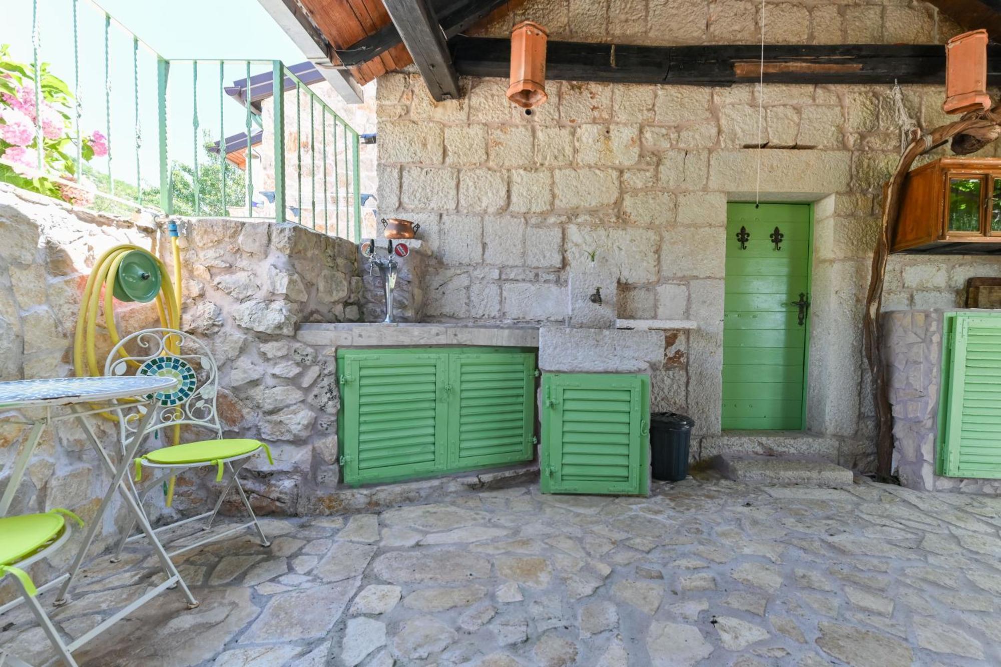 Villa Pristinus Krstatice Exteriör bild