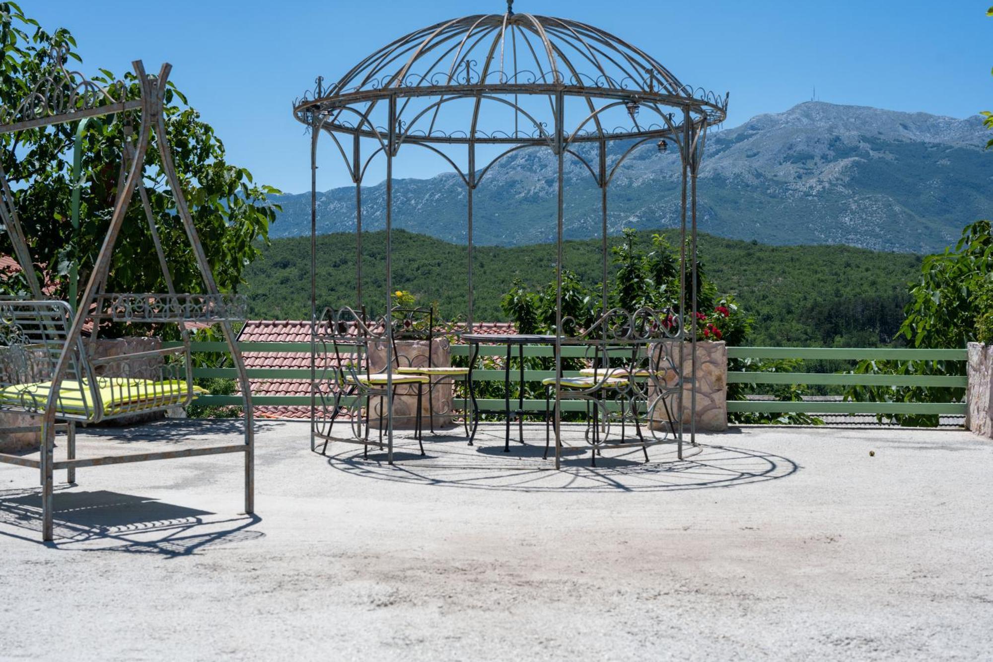 Villa Pristinus Krstatice Exteriör bild